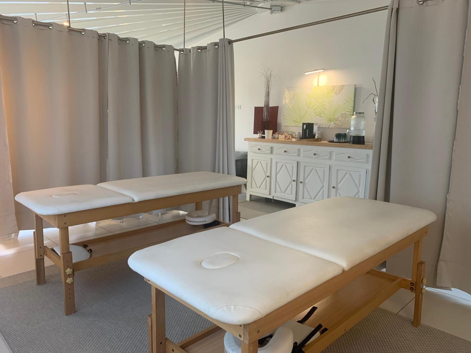 Les Criquets Hotel & Spa ブランクフォール エクステリア 写真